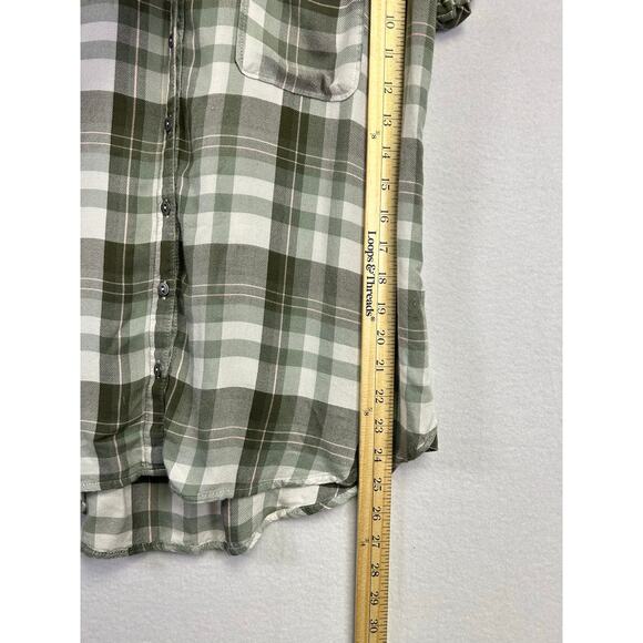 Woman's Short Sleeve Green White Plaid Button Down Top - Size Medium - Picture 10 of 11